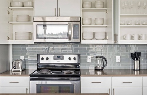 Old Ballard Apartment | Elegant Ballard 2BR w/ W/D, BBQ & Gym, near Waterfront, by Blueground