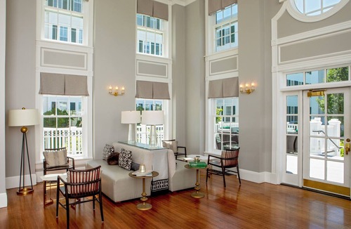 Manchester Apartment | Equinox Getaway | Queen Guest Room w/Sauna & Spa