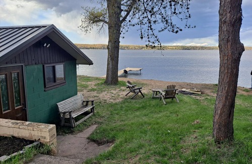 Motley Cabin | Escape to Your Private Lakefront Paradise on Lake Shamineau. Brand New Remodel!