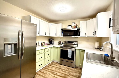 Springfield House | Eugene/Springfield Vacation Home - Newly Remodeled