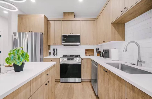 Gresham House | Evergreen Home - King Bed · Office Room · Near PDX