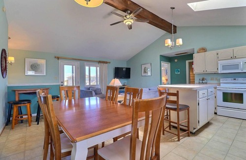Sea Scape House | Everyone Needs Some Vitamin Sea