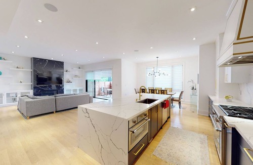North York House | Executive Home in Toronto [4 bedrooms4 Bath]