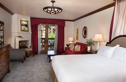 Gore Creek Place Hotel | Executive Room | Rooftop Pool & Hot Tubs!