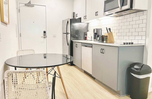 East Village Apartment | Executive Suite | 3 Blocks from Gaslamp Quarter