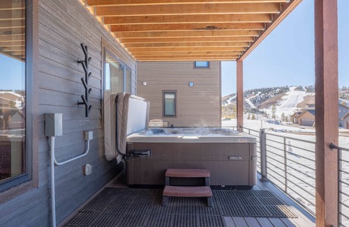 Silvercreek House | Expedition Granby: Views, Hot Tub, Arcade Machine, Trails