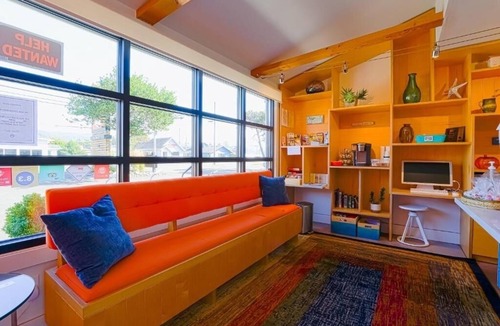 Seaside Hotel | Explore Seaside from Comfortable Room Near Downtown
