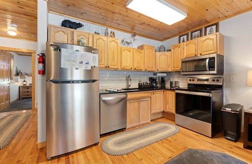 Fall River Estates Condo | Fall River Hideaway Fireplace Close to RMNP