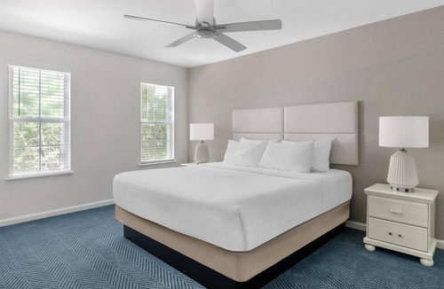 Sea Scape Hotel | Family 3BR Loft w/Full Kitchen: 1.3 mi to Kitty Hawk Pier & Fishing Lakes