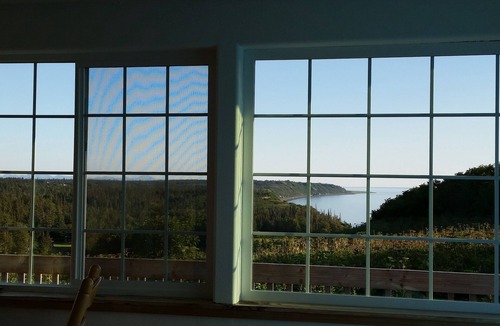 Happy Valley House | Family-sized Bluff House Overlooking the Beautiful Cook Inlet with Mountain View