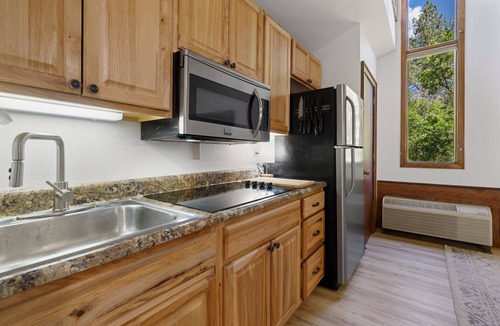 Purgatory Resort | Fantastic New Studio, Resort Setting, Pool, Hot Tub, A/C, Golf Privileges!