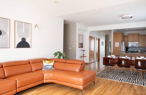 Guide Meridian House | MAJOR INTERNATIONAL SPORTING EVENT 2026 3BR + Daybed Midway | Near Seattle & Vancouver