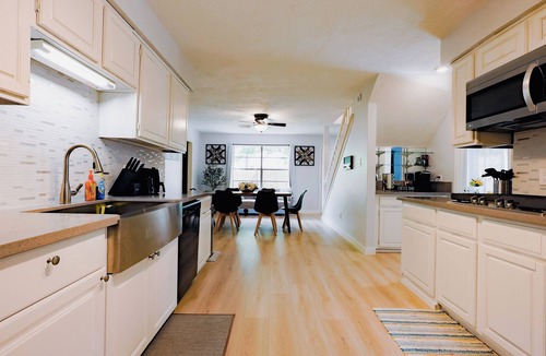 Riverside Terrace House | FIFA stay - 10 mins to NRG stadium & MED center - High Speed WiFi - Patio Grill