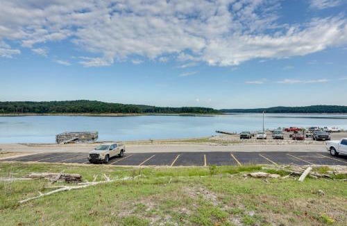Mountain Home Apartment | Fish, Boat & Hike: Norfork Lake Studio Near Marina