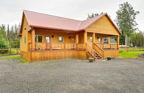 Ridgeway House | Fisherman’s Cabin in Soldotna Near Kenai River!