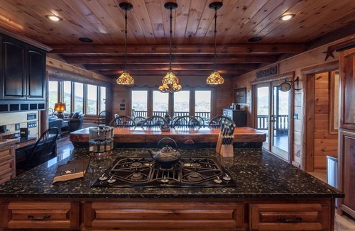 Morganton Cabin | Five Star Lodge and Stables is pet friendly with a big mountain view. hot tub, firepits. Ideal for Weddings and Corporate Retreats