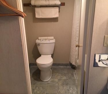 West Hills Hotel | Flagship Inn