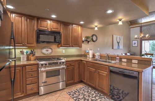 Purgatory House | Fore the Views Townhome | AC, Pool, Hot Tub, Golf & Ski