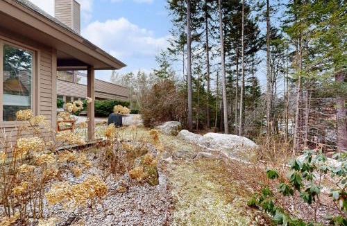Waterville Valley Apartment | Forest Hideaway