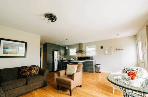 Green Gables House | Forest Hills Lane Cottage