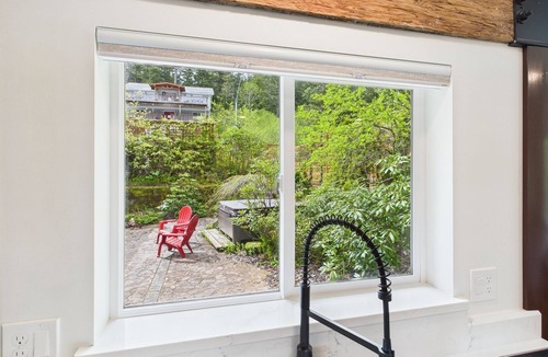West Juneau Apartment | Forest-View 1BR w/Hot Tub – Near Downtown Juneau