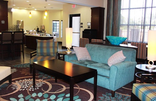 Aldine Apartment | Free Breakfast Buffet + Outdoor Pool | Modern Suite
