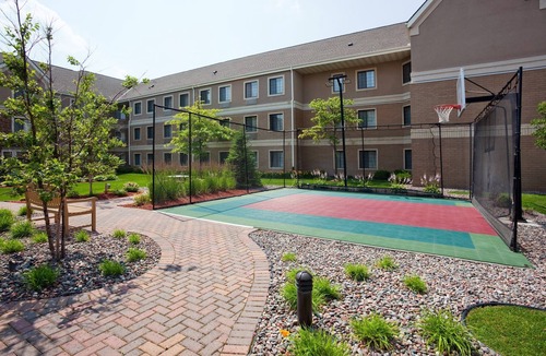 Maple Grove Condo | Free Breakfast. Gym. Great for Business Travelers!