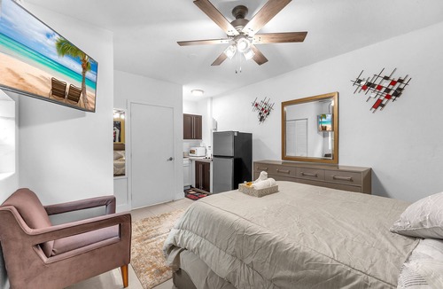 Tamarac Apartment | Fully Equipped Studio w/ Complimentary Items.
