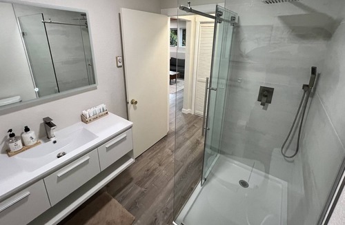 Bothell House | Fully Renovated Private Suite in Beautiful House
