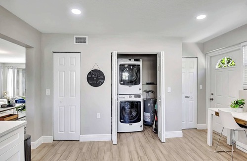 Delray Beach House | Fully Updated Home Sleeps 8 5 Min to the Beach!