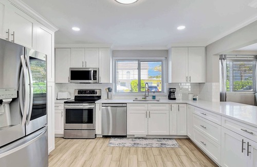 Delray Beach House | Fully Updated Home Sleeps 8 5 Min to the Beach!