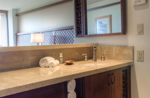Lahaina Hotel | Fun Under the Sun! Unit w/Views of the Ocean, Onsite Pool & Tennis Courts