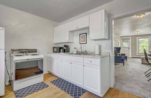 Colorado Springs House | Game Parlour! Downtown Workspace BBQ Fire Pit