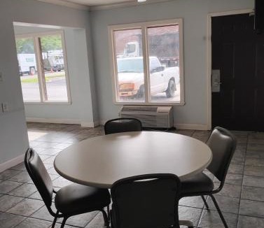 Baton Rouge Apartment | Gated - 1 King Bed 1 Bath Apt with Full Kitchen 121