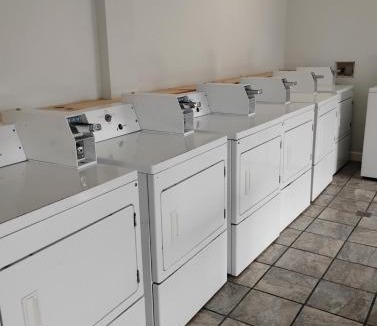 Baton Rouge Apartment | Gated 1 King BedRoom 1 Bath Apt with Full Kitchen 210