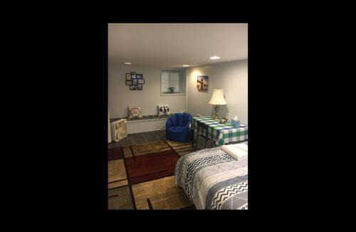 Charles Village House | Gateway en-suite bedroom only one bed next jhu