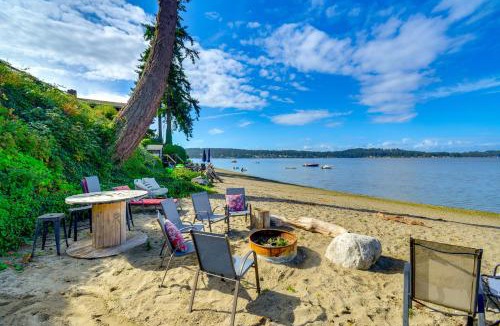 Gig Harbor House | Gig Harbor House w/Private Beach + Views!