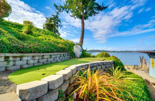 Gig Harbor House | Gig Harbor House w/Private Beach + Views!