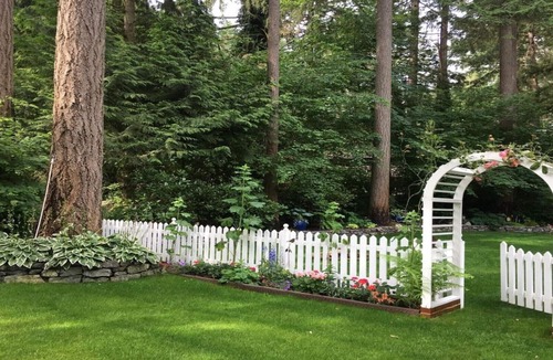 Artondale Cottage | Gig Harbor- Traveling Nurses welcomed Special Rates Applied >Beekeepers Cottage
