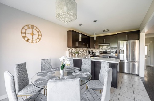 Mount Pleasant House | GLOBALSTAY Modern 3 BD House in Brampton