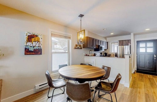 Eagle-Vail House | Golf Course Condo with Gas Fireplace, WiFi & Deck with Mountain Views