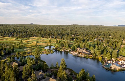 Sunriver Cabin | Golf Course Escape with Access to Exclusive Golf