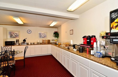 Ontario Hotel | Good Value! Indoor Pool, Pet-friendly Property, Free Parking, Free Breakfast