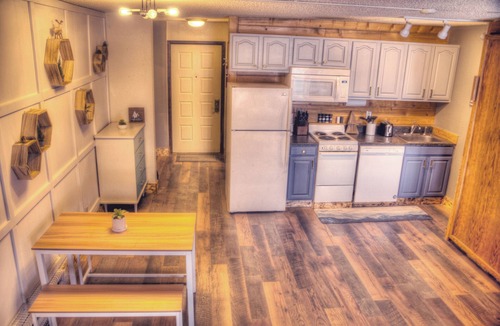 Silvercreek Apartment | Gorgeous Granby Studio in Granby w/Hot Tubs, Pool, Gym, Resto/Bar in Building