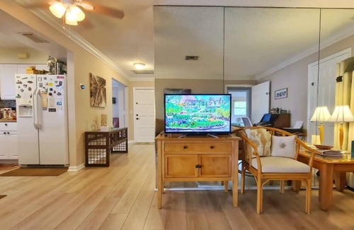 Boynton Beach House | 😎 Gorgeous & PRIVATE Tropical🌴Home with HEATED Pool & DELUXE Hot Tub 🏊‍♀️ !!!