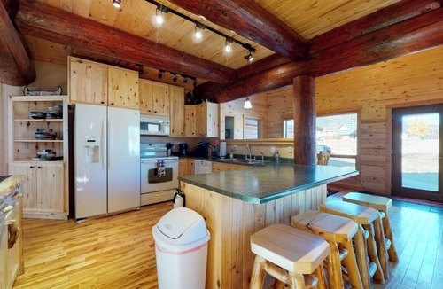 South Fork Cabin | Gorgeous riverfront home with private hot tub/deck/free WiFi/full kitchen