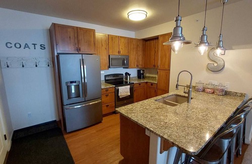 Silvercreek Condo | Granby Ranch Ski Condo with King Bed & Bunkbed!