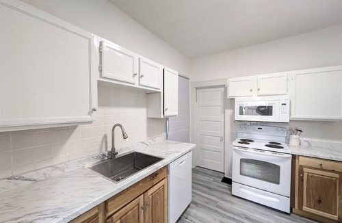 Corinth House | Grand Village Home. Central Location. EV Charger.