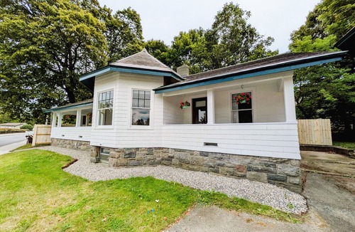 Corinth House | Grand Village Home. Central Location. EV Charger.