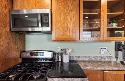 Green Lake House | Green Lake 2B Upper Unit with parking